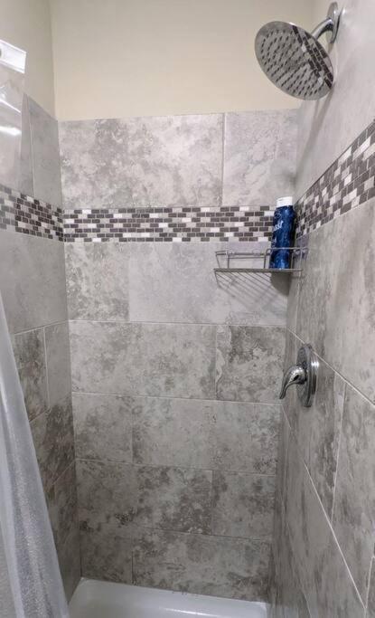 3 Bedroom Hardwood Palace Of 查尔斯顿 外观 照片