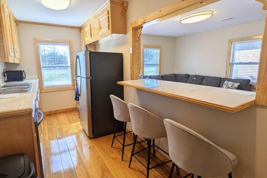 3 Bedroom Hardwood Palace Of 查尔斯顿 外观 照片